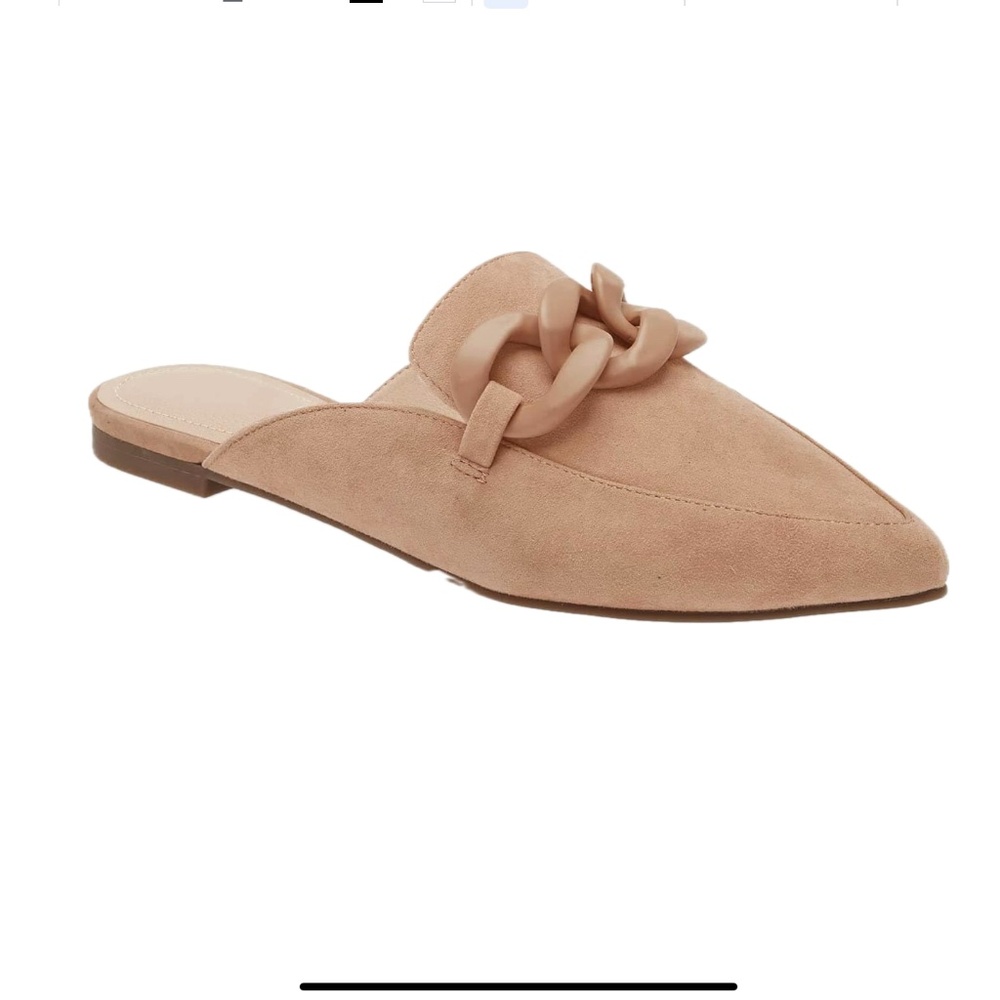 Flat pointed mule shoe with chain detail